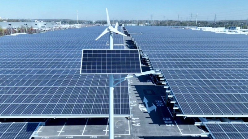 全力以赴，加速未來 專訪寶馬集團董事長齊普策，探索電動化轉型與太陽能技術融合之路